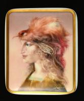 Hollóházi Szász Endre tervezte kis dobozka, matricás, jelzett, kopott, 8,5×7,5 cm