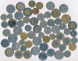 ~60db-os vegyes külföldi fémpénz tétel, közte Hollandia, Finnország, Törökország, Szlovákia és Dánia...