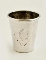 Ezüst(Ag) vodkás pohárka, jelzett, m: 3,8 cm, nettó: 10 g
