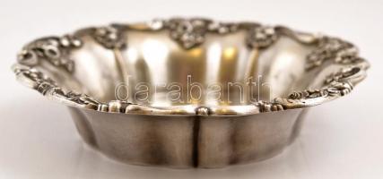 Ezüst(Ag) belga virágmintás peremű kerek kínáló tál, jelzett, d: 17 cm, nettó: 392 g