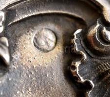 Ezüst(Ag) belga virágmintás peremű kerek kínáló tál, jelzett, d: 17 cm, nettó: 392 g