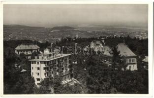 Budapest - 4 db régi városképes lap, közte egy díjjegyes / 4 pre-1945 town-view postcards, among the...