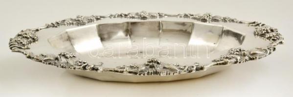 Jelzett ezüstözött alpakka tál, plasztikus szőlőfürtökkel, 34×26 cm