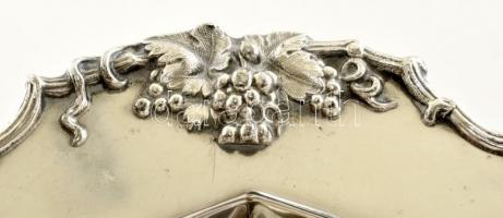 Jelzett ezüstözött alpakka tál, plasztikus szőlőfürtökkel, 34×26 cm