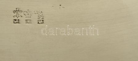 Jelzett ezüstözött alpakka tál, plasztikus szőlőfürtökkel, 34×26 cm