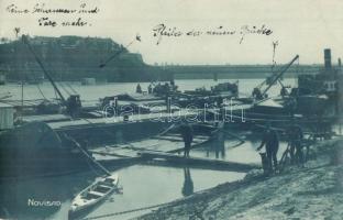 Újvidék, Novi Sad; uszályok a folyón, új híd kész pillérei / barges on the river, new bridge's piers