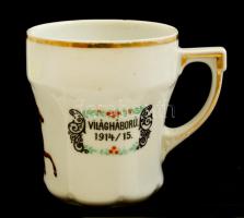 1915 Világháborús emlék porcelán bögre, matricás huszárral, jelzett (MZ), kopott, m:9 cm