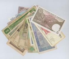 21db-os vegys külföldi bankjegy tétel, benne Pakisztán, Zaire, Egyesült Arab Emirátusok, Nepál, Mian...