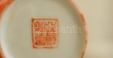 Kínai mini váza, 4 db, kézzel festett, jelzett, hibátlan, eredeti díszdobozában, m: 10 cm