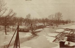 Kiskőszeg, Batina; a befagyott Duna olvadása / melting of the frozen Danube. photo