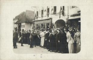 1917 Kézdivásárhely, Targu Secuiesc; IV. Károly király látogatása, Török polgármester és felesége / the visitation of Charles I of Austria, the city mayor and his wife. photo