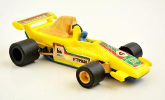 cca 1970-1980 Formula 5000-es versenyautó, Fittipaldi felirattal, műanyag, 17x10 cm