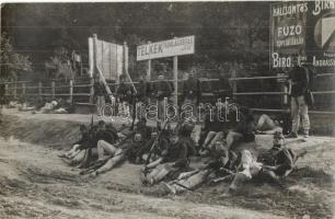 1914 Budapest II. Hűvösvölgy, pihenő katonák az úton. Telek eladási és Bíró-féle halcsontos fűző specialitások reklámtáblái. Schäffer Armin photo