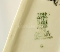 Zsolnay tacskó, kézzel festett, jelzett, hibátlan, m:7 cm, h:10 cm