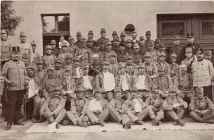 1914 Baja, sebesült katonák csoportképe a kórház előtt / WWI Hungarian injured soldiers in front of the hospital. photo