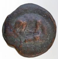 Antik témájú kétoldalas Br plakett (80mm) T:2- patina