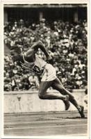 1936 Berlin, Olympische Spiele. Williams (USA) startet zum 400m-Lauf, der ihm die Goldmedaille einbrachte. Phot Stempka / Summer Olympics in Berlin. Archie Williams, winner of 400 metres run