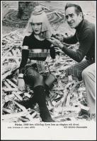 cca 1970 3 db különféle divatfotó, 2 db feliratozott MTI-fotó, különböző méretben