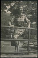 cca 1960 Falus Károly (?-?): 3 db kabátos divatfotó, hátulján pecséttel jelzett, különböző méretben