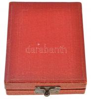 ~1953. "Magyar Népköztársaság Bajnokságai / OTSB C 10 Ffi. 1000 M I" fém díjérem szalagon,...