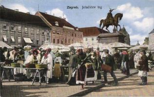 Zagreb, Jelacicev trg / market square with vendors