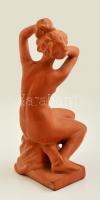 Nyírő Gyula (1924-2005): Napozó akt.  Terrakotta, jelzett, hibátlan, m: 21 cm