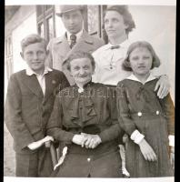 Naqy vegyes fotó tétel: életképek, csoportképek, családi események, sajtófotók, stb., érdekes darabo...