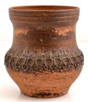 Fazekas cserép váza, kis lepattanással, m:16 cm