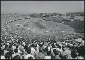 1953 Budapest, Népstadion ünnepélyes megnyitója, fotó Seidner Zoltán, hátoldalán jelzett, 13x18 cm