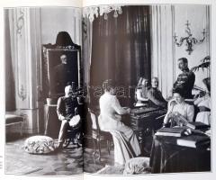 2 db Habsburg-könyv: Photo Habsburg (1988); Gonda - Niederhauser: A Habsburgok (1978). Vászonkötésbe...