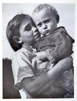 3 db fotós könyv (Dicsértessék; Sugár Kata; Kankovszkyék), papír-, ill. kartonált papírkötésben, jó ...