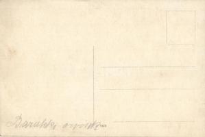 Első világháborús barakki orvosok a vasalóhelyiség előtt / Bügelraum / WWI K.u.K. military doctors i...