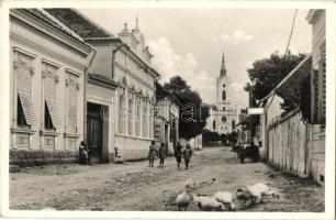 Szépvíz, Csíkszépvíz, Furomoasa; Templom utca / street view with church