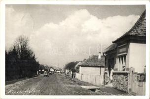 1941 Mádéfalva, Csíkmádéfalva, Siculeni; utcakép üzlettel / street view with shop, Gál photo