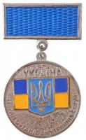 Ukrajna 2002. "A Belügyek Veteránja" zománcozott fém kitüntetés T:1-,2 Ukraine 2002. "Veteran of Internal Affaires" enamelled metal decoration C:AU,XF