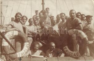 1914 Pola, SMS Triglav K.u.K. Haditengerészet Tátra osztályú rombolója, csoportkép a matrózokkal / K.u.K. Kriegsmarine, mariners group photo (EK)