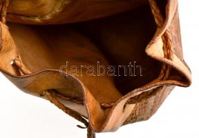 Kígyóbőr táska, m: 33 cm + kígyóbőr öv, 101,5 cm