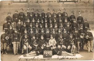 Osztrák-magyar huszárok és lószőr csákós lovasok csoportképe / WWI K.u.k. military, hussars group photo (Rb)