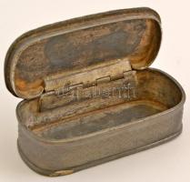 Díszes ón tubákosszelence, 7,5×3,5×2,5 cm