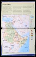 Világatlasz. 2004, Novum Kiadó. Kiadói kartonált kötés, CD-melléklettel, jó állapotban