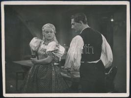 1936 A falu rossza, Dayka Margit és Gregusz Zoltán főszereplésével, hátoldalon feliratozott filmfotó, 9x11 cm