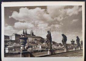 Karel Plicka-Zdenek Wirth: Praha Karlovská. é.n., 1957, Nase Vosjko. Kiadói egészvászon-kötés, feket...