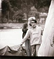 1966 Balatoni vitorláskikötőben Bujtor István színész, Kotnyek Antal (1921-1990) fotóriporter hagyat...