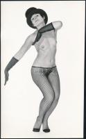 cca 1974 Táncosnő a Moulin Rouge-ból, 3 db szolidan erotikus, vintage fotó, 24x14 cm / 3 erotic phot...
