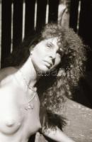 cca 1976 Szolidan erotikus felvételek, 40 db vintage negatív, 24x36 mm