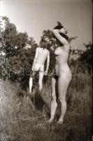 cca 1976 Szolidan erotikus felvételek, 40 db vintage negatív, 24x36 mm