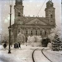 cca 1940 Debreceni villamos a nagytemplom előtt, szabadon felhasználható vintage negatív, 6x6 cm