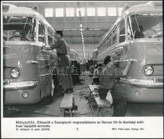 cca 1960 Ikarus buszokat ábrázoló 2 db MTI fotó, feliratozva, 20,5x24 cm