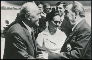 cca 1972 és 1979 Kádár János és Brezsnyev, 4 db vintage fotó, három fotópapíron, kettő feliratozva, ...