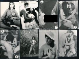 cca 1965 Trafikokban, pult alól árusított csiklandós fényképek, 13 db fotó, 6x9 cm / 13 erotic photo...